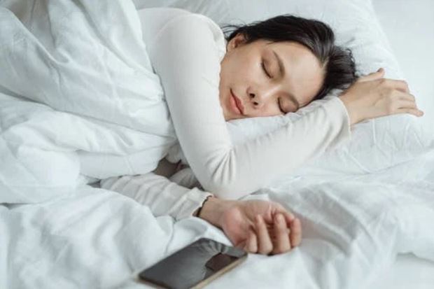 8 Tips To Fall Asleep Better