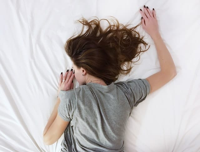 How To Fall Asleep Fast? A Doctor Tells Us